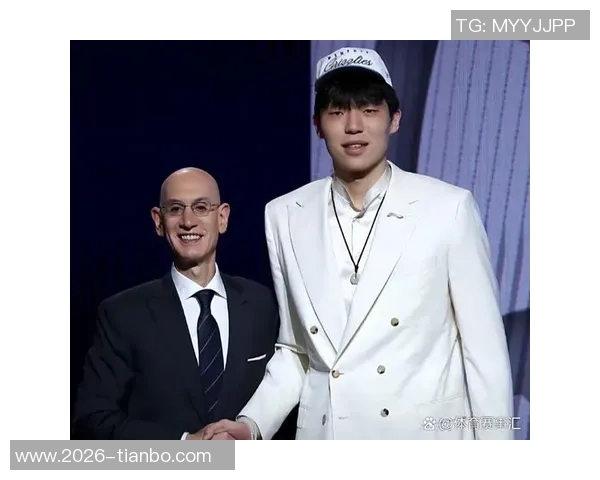 罗威称赞杨瀚森训练表现出色竞争对手的认可让人刮目相看