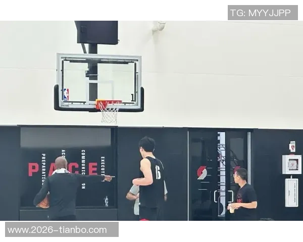 比卢普斯谈杨瀚森的魅力孩子们被他的体型和互动方式深深吸引